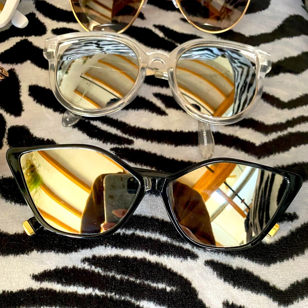 Black Sunglasses with Reflective Lenses